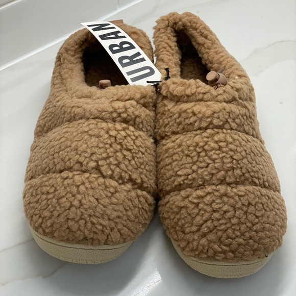 URBAN OUTFITTERS SHERPA HARDSOLE SLIPPERS NEW - Picture 6 of 11